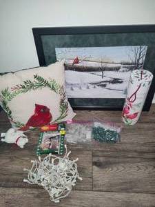 lot 210 image: Lot of Assorted Cardinal Decor
