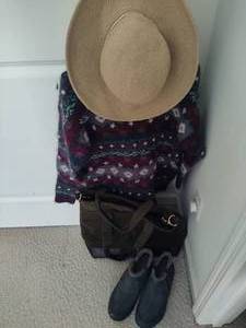 lot 179 image: Misc ClothingAccessories