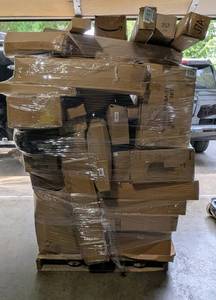 lot 99 image: WOW Amazon Mediums Returns Pallet 75 Tall