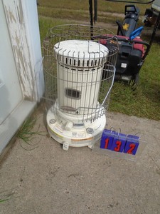 lot 132 image: Kerosene heater. Lightly used. Tested & works. As shown.
