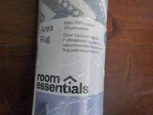 lot 5 image: Area Rug- Room Essentials 4 x 5.5 ...