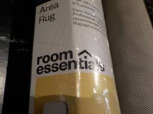 lot 13 image: Room Essentials 4 x 5.5 IvoryGree...