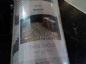 lot 17 image: Threshold 28 x 84 Leopard Print Ru...
