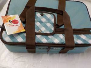lot 44 image: Rachael Ray Pack and Go 16 x 4 x 10...