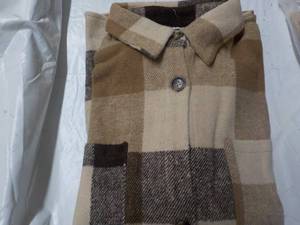 lot 85 image: Womens Soft Plaid ShiftJacket siz...