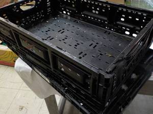 lot 100 image: 2 Collapsible Trays 23 x 15 x 6...