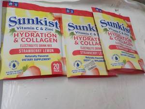 lot 124 image: 3 Sunkist Electrolyte Strawberry Le...