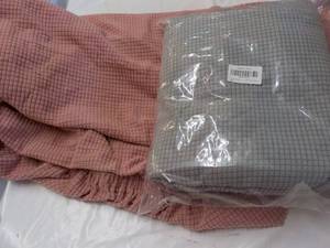 lot 133 image: Daisy Dee Bean Bag Covers- 1 pink a...