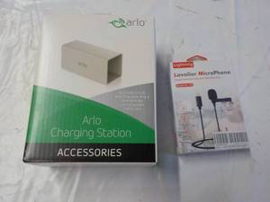 lot 178 image: Arlo Charging Station Accessories a...