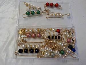 lot 196 image: Decorative Jewelry Pins...