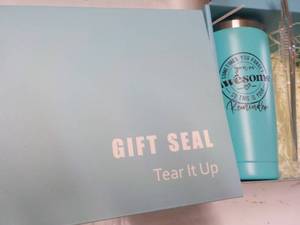 lot 213 image: Gift Set...
