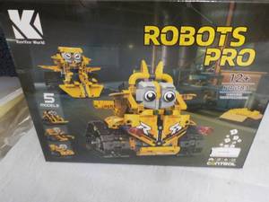 lot 216 image: Robots Pro...