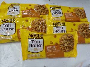 lot 238 image: 5 Bags Nestle Butterscotch 11 oz Mo...