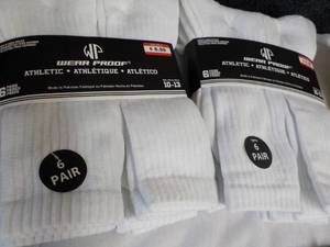 lot 244 image: 12 pair Wear Prook Athletic White S...