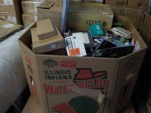 lot 257 image: Pallet of Overstock and Unclaimed f...