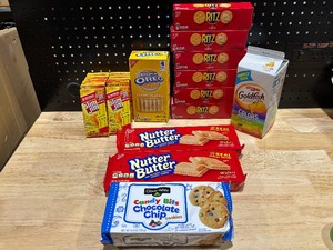 lot 27 image: Food Items