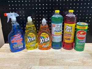 lot 30 image: Cleaning Items