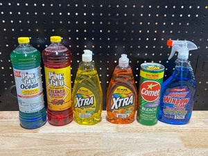 lot 32 image: Cleaning Items