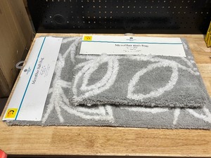 lot 64 image: 2 New bathroom Rugs