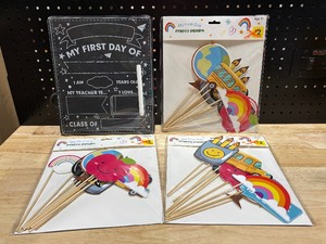lot 79 image: Photo Props