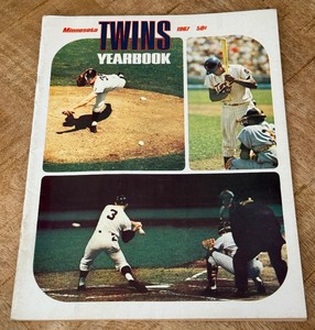 lot 33 image: 1967 Minnesota Twins Basbeall Vintage Yearbook
