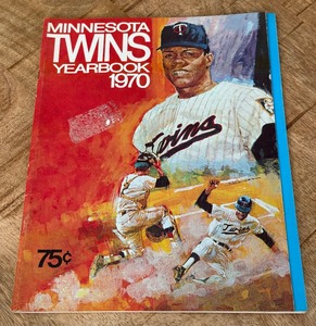 lot 36 image: 1970 Minensota Twins Vintage Baseball Yearbook