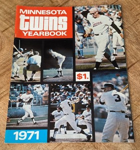 lot 40 image: 1971 Minensota Twins Vintage Baseball Yearbook
