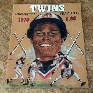 lot 51 image: 1975 Minnesota Twins Baseball Vintage Yearbook