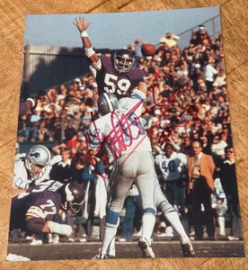 lot 68 image: Matt Blair Signed Minnesota Vikings 8x10 Photo