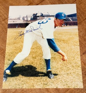 lot 76 image: Lindy McDaniel Signed 8x10 Chicago Cubs 8x10 Baseball Photo