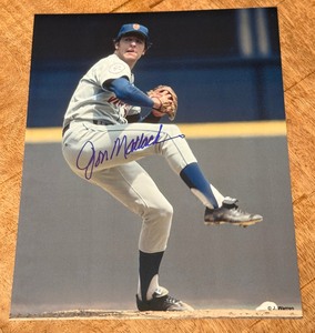 lot 77 image: Jon Matlock Signed 8x10 New York Mets 8x10 Baseball Photo