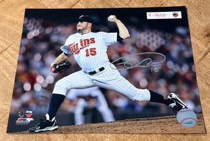 lot 128 image: Glen Perkins Signed Minnesota Twins Baseball 8x10 Photo