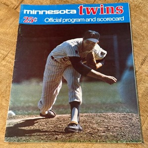 lot 183 image: 1971 Minnesota Twins Official Program and Scorecard - Baseball