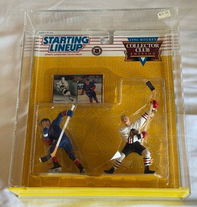 lot 190 image: Brett Hull and Bobby Hull 1996 Staring Lineup Hockey Figure With Case