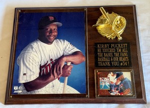 lot 197 image: Kirby Puckett Retirement Plaque w Baseball Card - Minnesota Twins