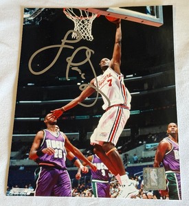 lot 240 image: Lamar Odom Signed Basketball 8x10 Photo