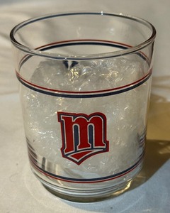 lot 114A image: Minnesota Twins Baseball Glass Cup