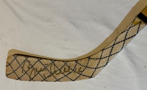 lot 13B image: Brett Hull Signed Hockey Stick