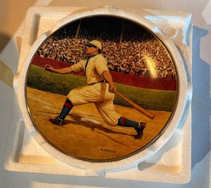 lot 139A image: Honus Wagner The Flying Dutchman Limited Edition Plate by Bradford Exchange