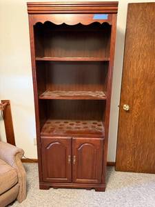 lot 86 image: Wooden Bookshelf with Cabinet Doors and Shelves