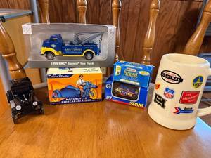lot 112 image: Collection of Vintage Vehicle Models and Railroad Mug