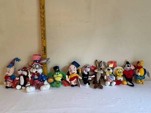 lot 24 image: Set of 11 Looney Tunes Character Plush Toys with Tags