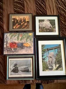 lot 65 image: Collection of 5 Framed Railroad Art Prints and Photographs