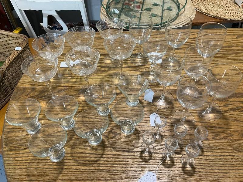 lot 53 image: Assorted Vintage Glassware Collection Including Cordials, Wine, and Cocktail Glasses