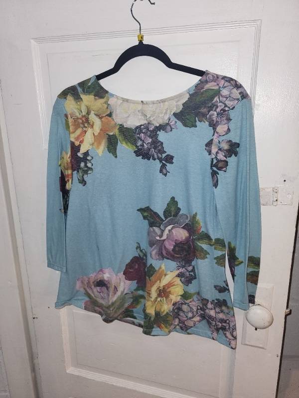 lot 188 image: Lot of 4 Womens Shirts and Dress Including Como Vintage and Mixx