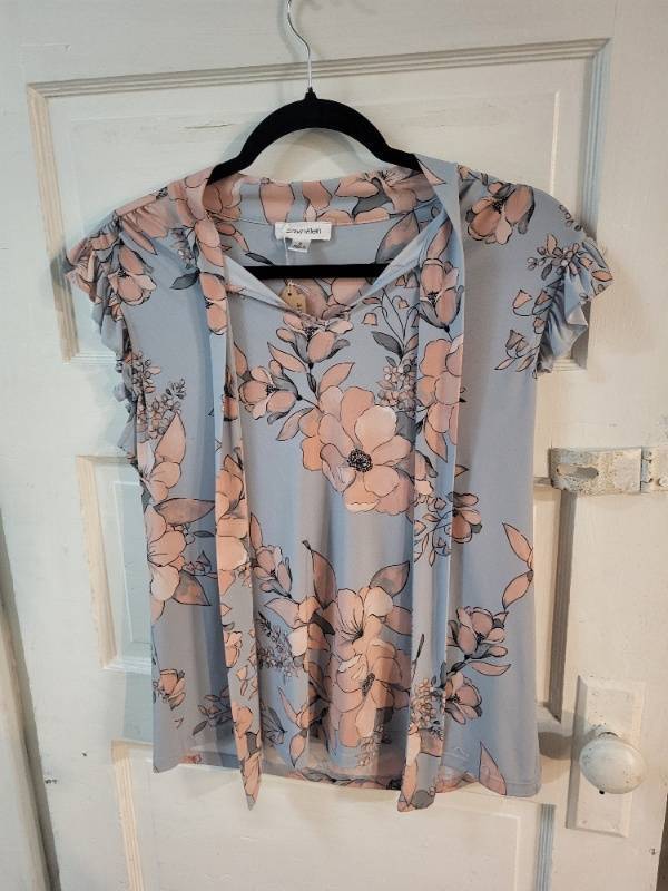 lot 190 image: Lot of 4 Womens Blouses Assorted Brands and Styles