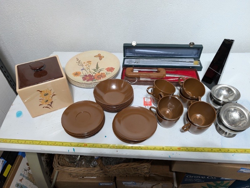 lot 68E image: Vintage Kitchenware and Tableware Lot with Plates, Cups, Bowls, Utensil Sets and Canister