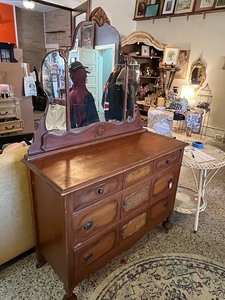 lot 7 image: Vintage Wooden Dresser with Mirror