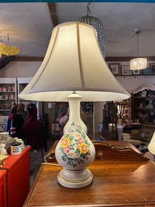 lot 15 image: Vintage Floral Table Lamp with Fabric Shade