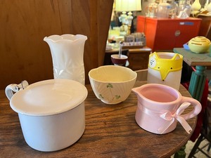 lot 138E image: Vintage Ceramic, Glass, Porcelain & Plastic Dishware Collection